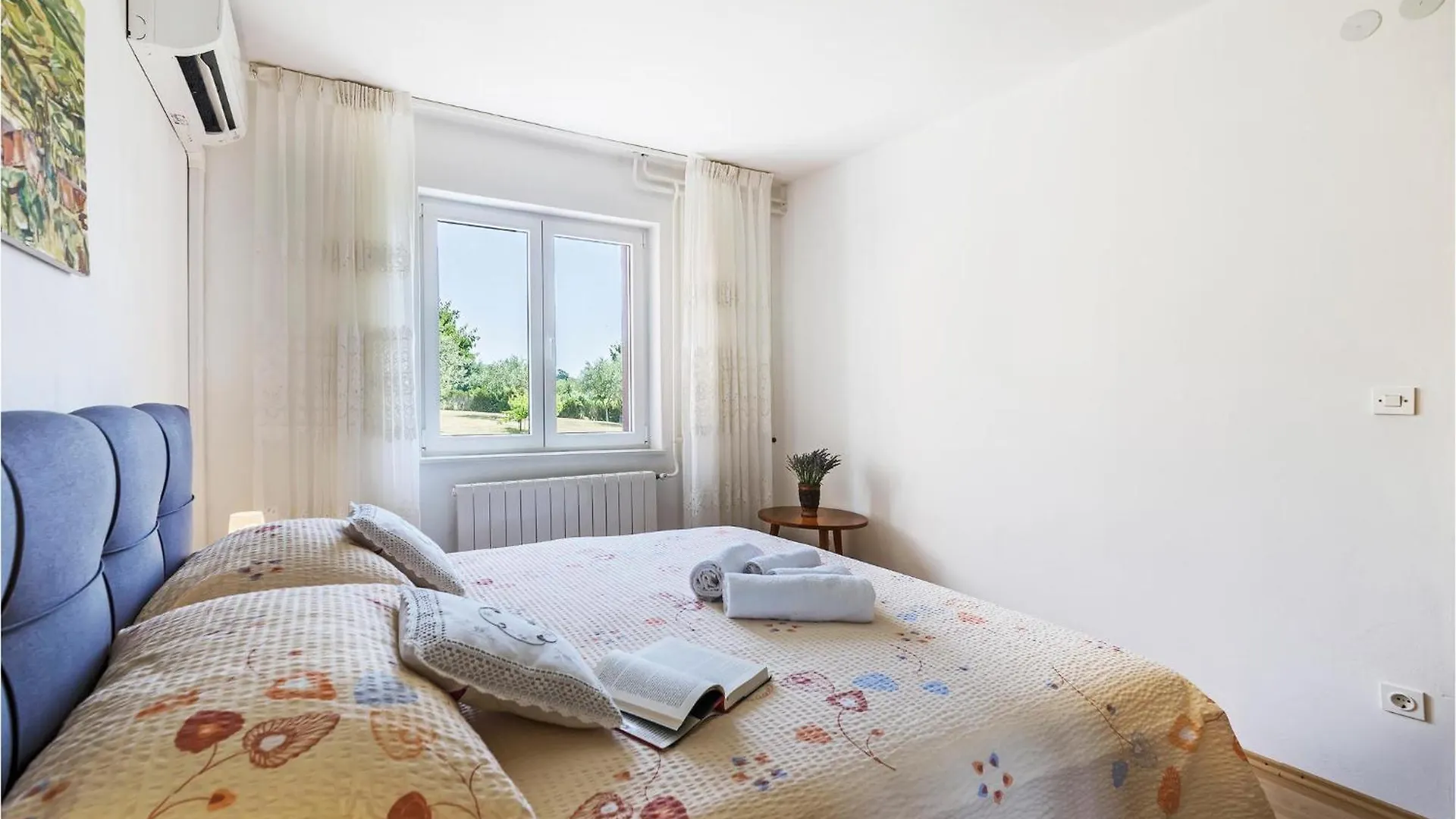 3 Bedroom Amazing Apartment In Nedeščina 0*,